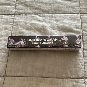Ariana Grande Perfume ‘God Is A Woman’